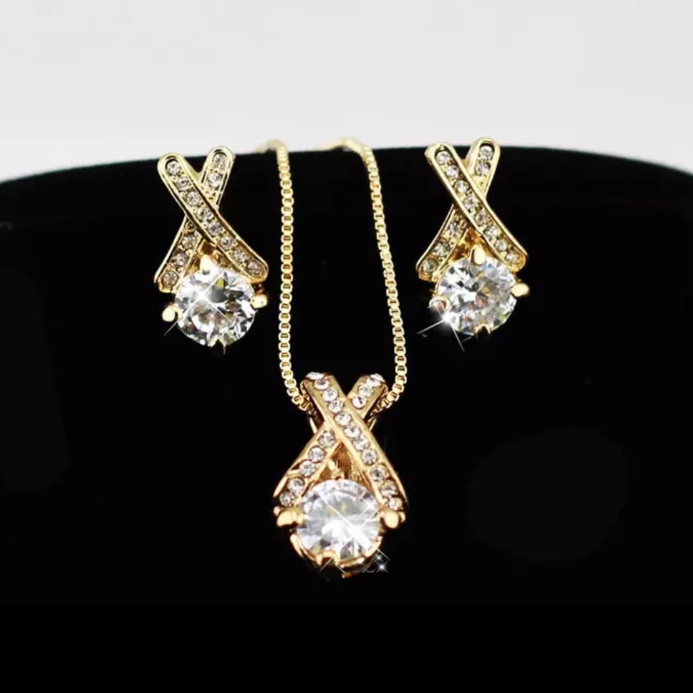ROUND CROSS EXQUISITE GOLD JEWELRY SET